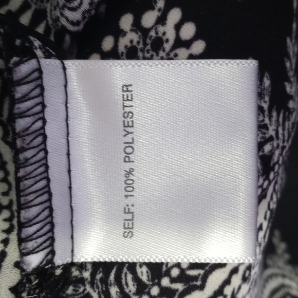 Rose and Olive black and white blouse sheer size medium / large. - Picture 8 of 8